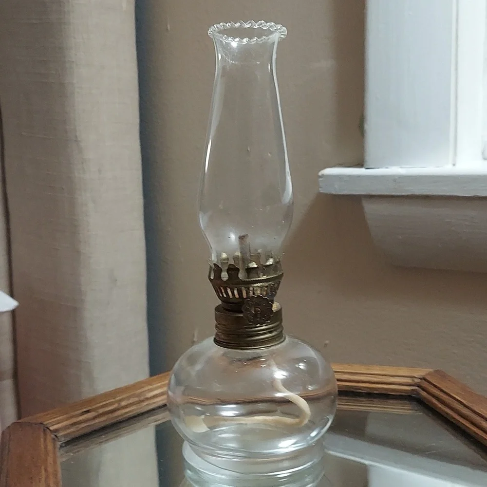 8 inch Lamplight Farms #2 Oil Lamp Clear Glass Ball Made In Italy